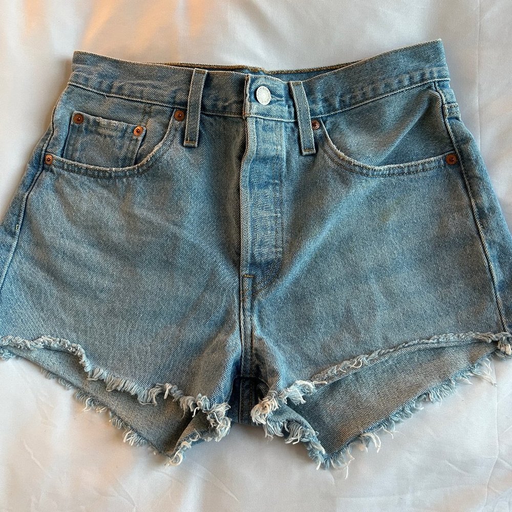 Levi 501 denim shorts 27